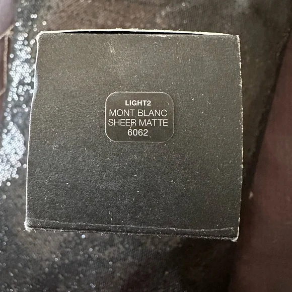 Nars sheer matte foundation light 2( mont blanc)